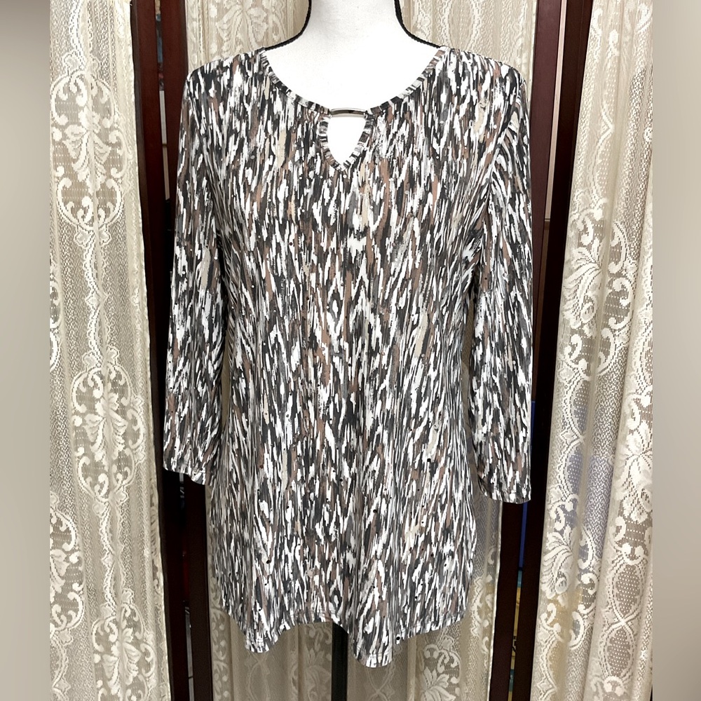 EMILY DANIELS L/S PRINT TOP - SZ MEDIUM